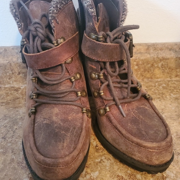 Booties - Picture 3 of 3